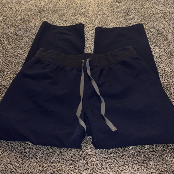 Figs Livingston Scrub - Picture 1 of 3